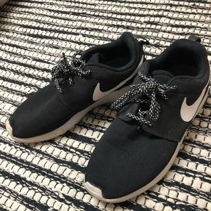 Black Nike tennis shoes!